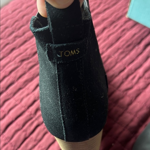 Toms Black Ankle Booties with Tan Wedge - Picture 3 of 12